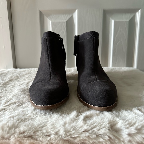 TOMS Charcoal Suede Ankle Booties – Block Heel – Size 9.5 - Picture 3 of 8